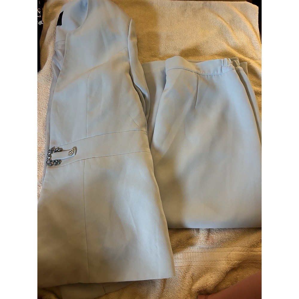 Giovanna Signature Women's Light Blue Skirt Suit Blazer & Skirt Size 14
